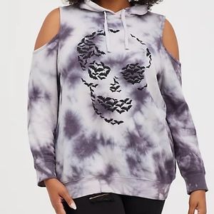 Torrid Classic Fit Cold Shoulder Fleece Hoodie Bat Skull Purple Tie Dye Size 4
